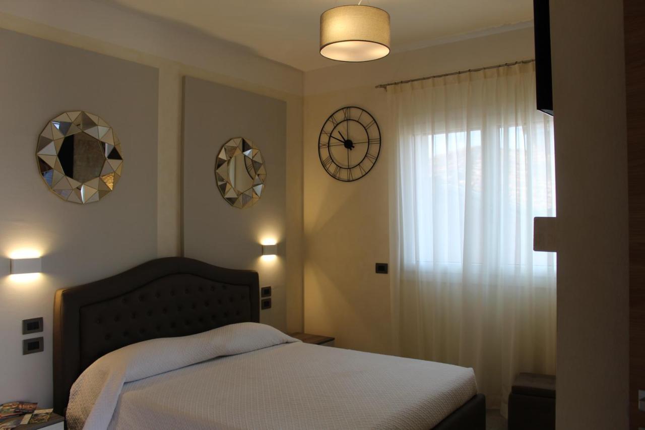 Villa Martina Luxury Rooms Desenzano del Garda Luaran gambar