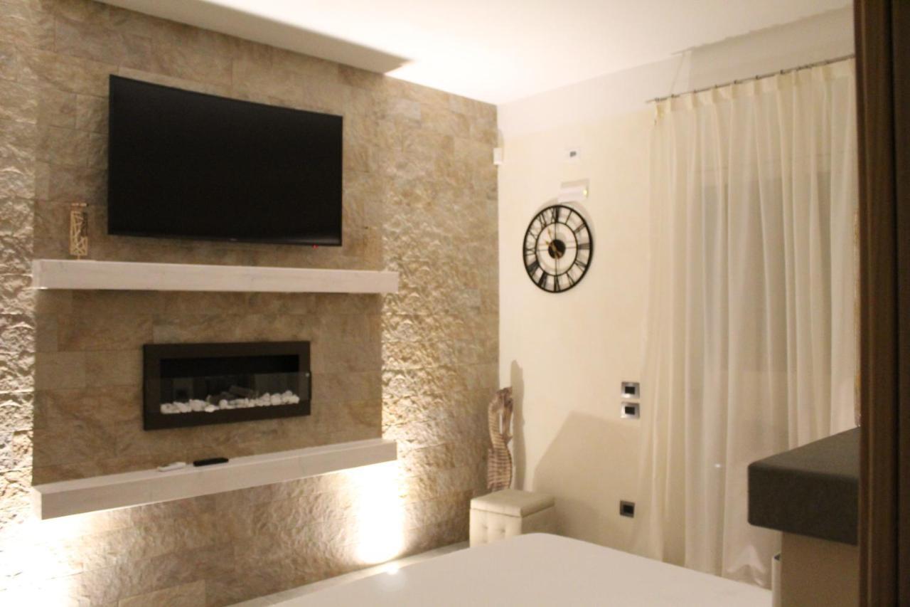 Villa Martina Luxury Rooms Desenzano del Garda Luaran gambar