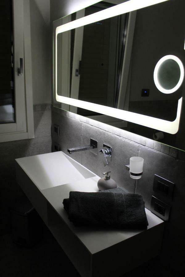 Villa Martina Luxury Rooms Desenzano del Garda Luaran gambar