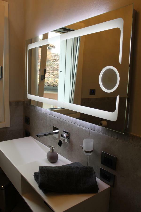 Villa Martina Luxury Rooms Desenzano del Garda Luaran gambar