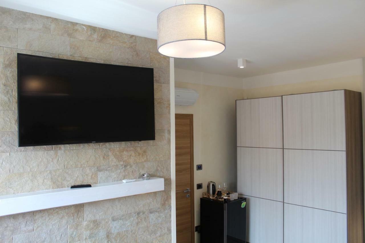 Villa Martina Luxury Rooms Desenzano del Garda Luaran gambar