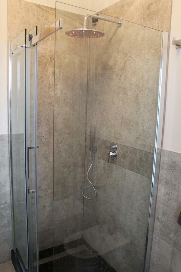 Villa Martina Luxury Rooms Desenzano del Garda Luaran gambar